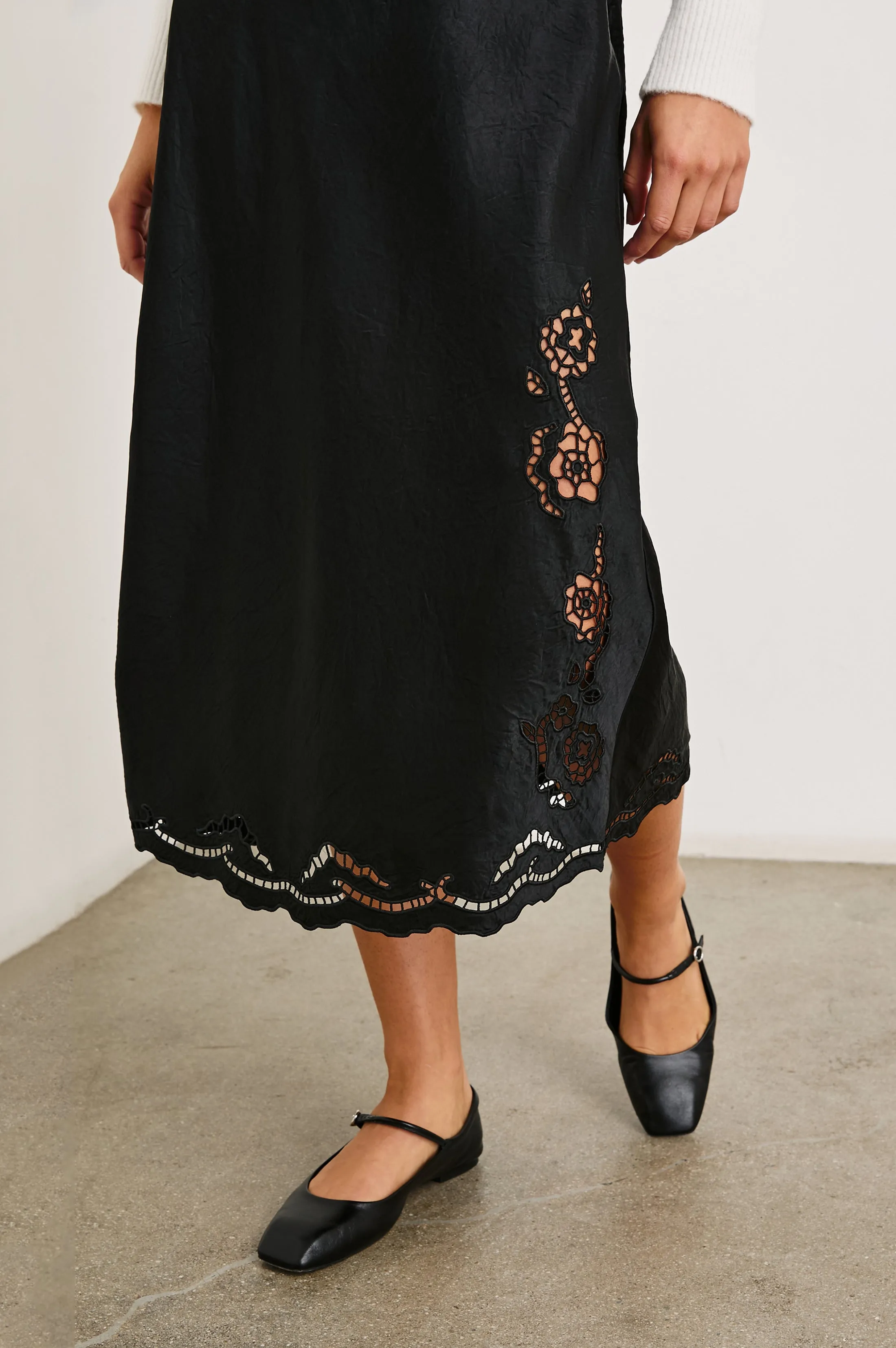 ANYA SKIRT - BLACK EYELET