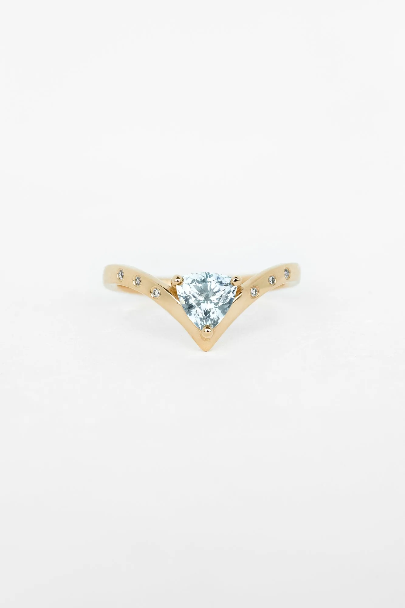 Asteri Ring with 0.98ct Light Blue Montana Sapphire