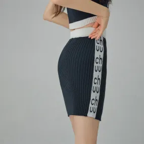 Chuu Logo Slim Knit Skirt