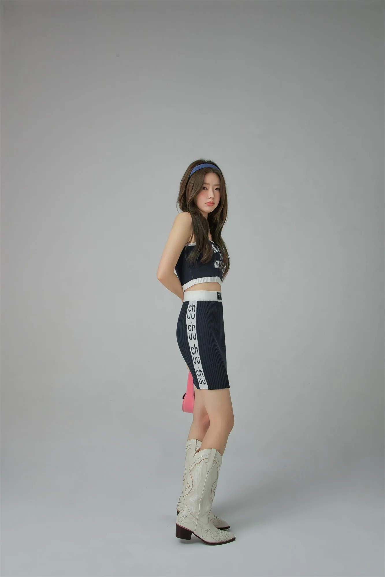 Chuu Logo Slim Knit Skirt