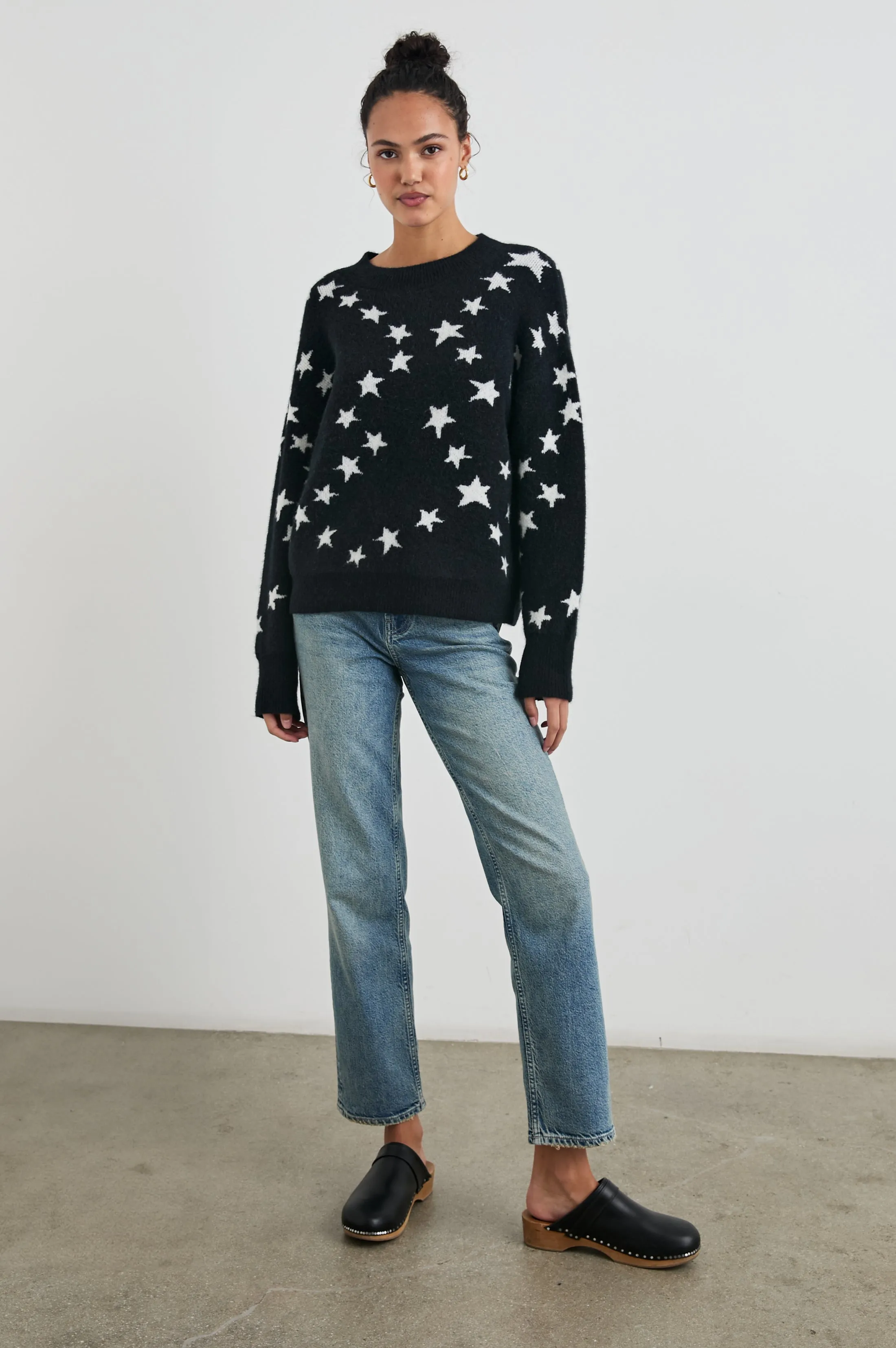 KANA SWEATER - STAR CHAIN