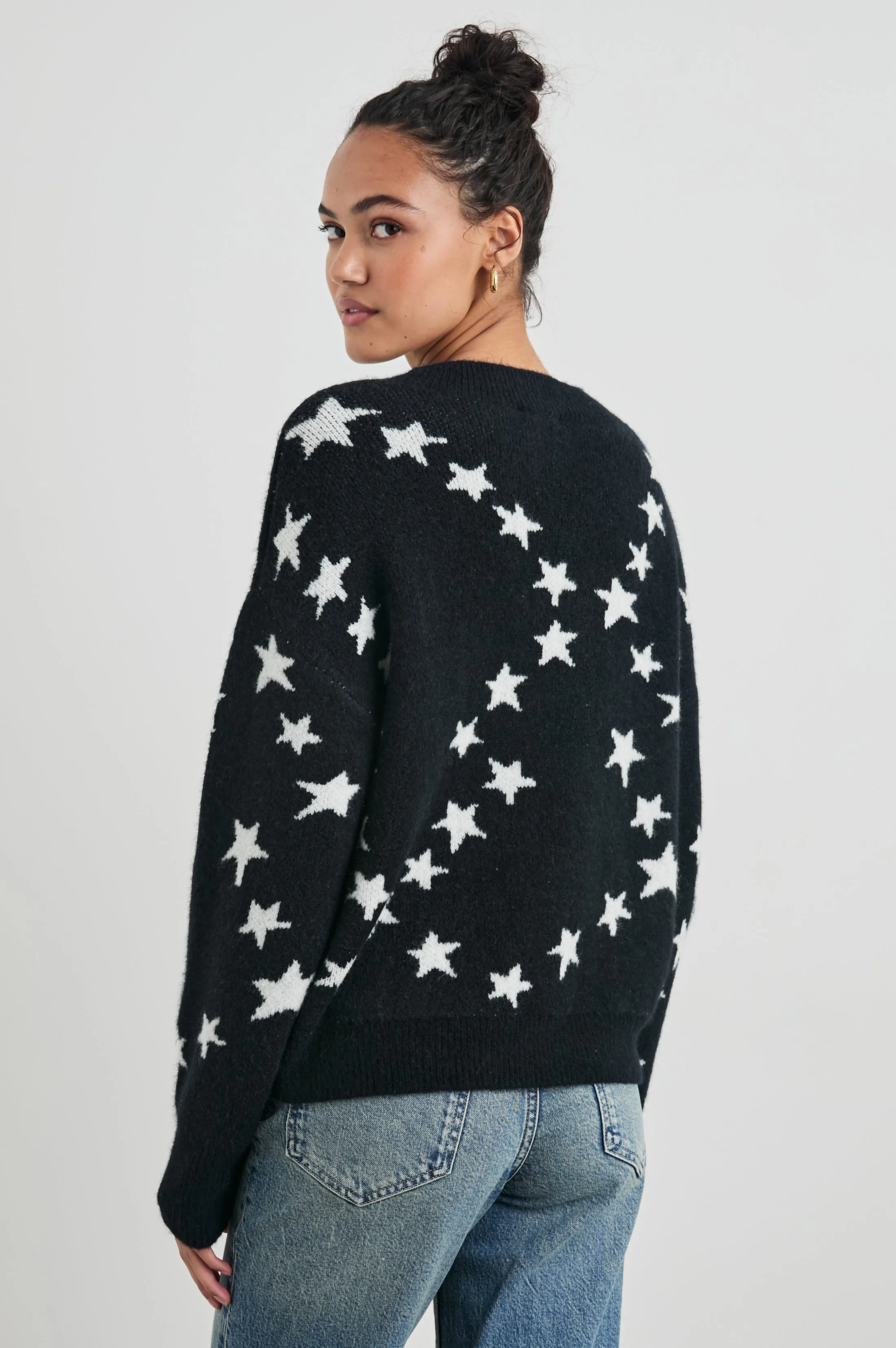 KANA SWEATER - STAR CHAIN