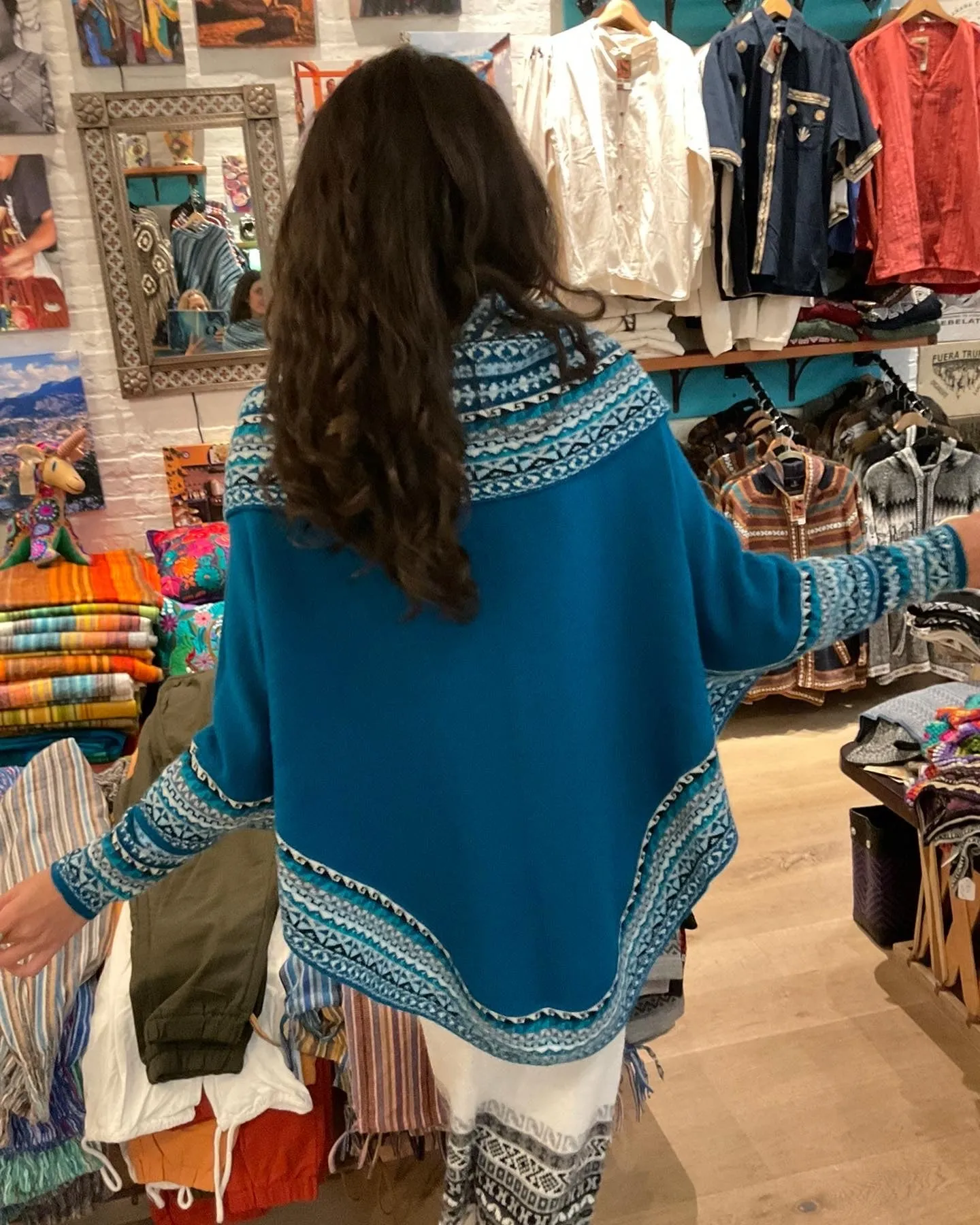 Peru Poncho With Sleeves