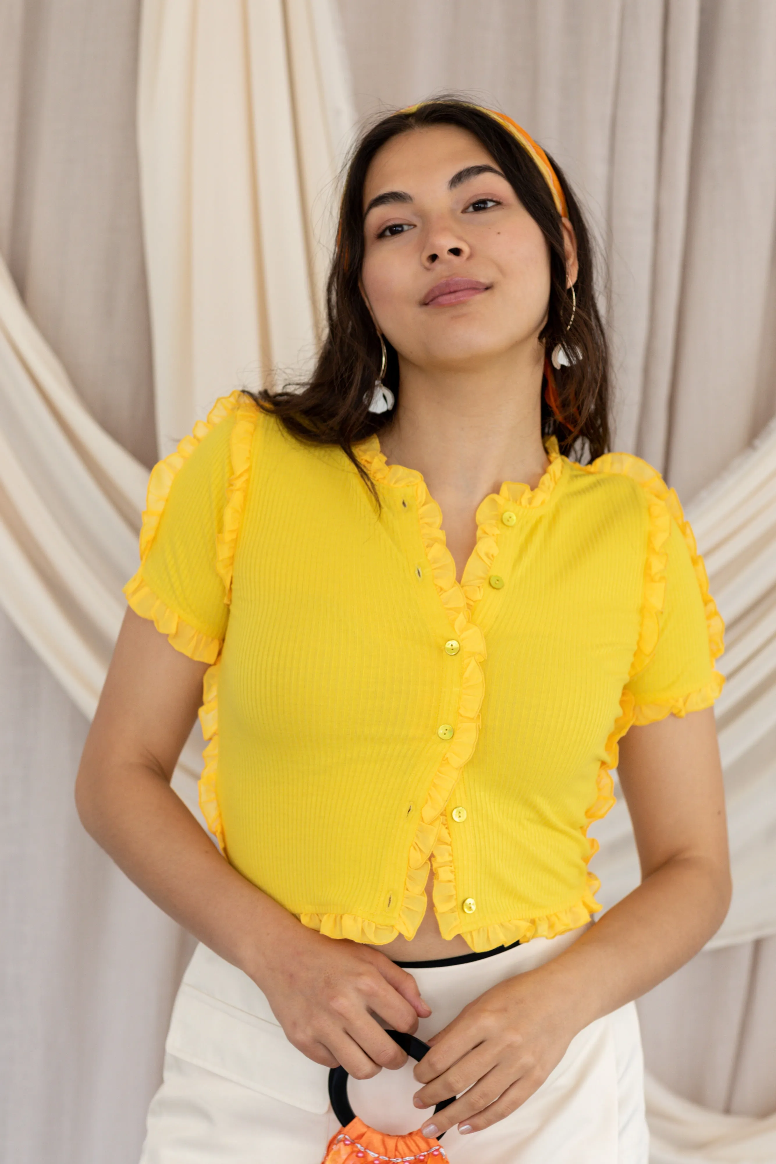 THE RUFFLE EDGE TOP ~ Lemon