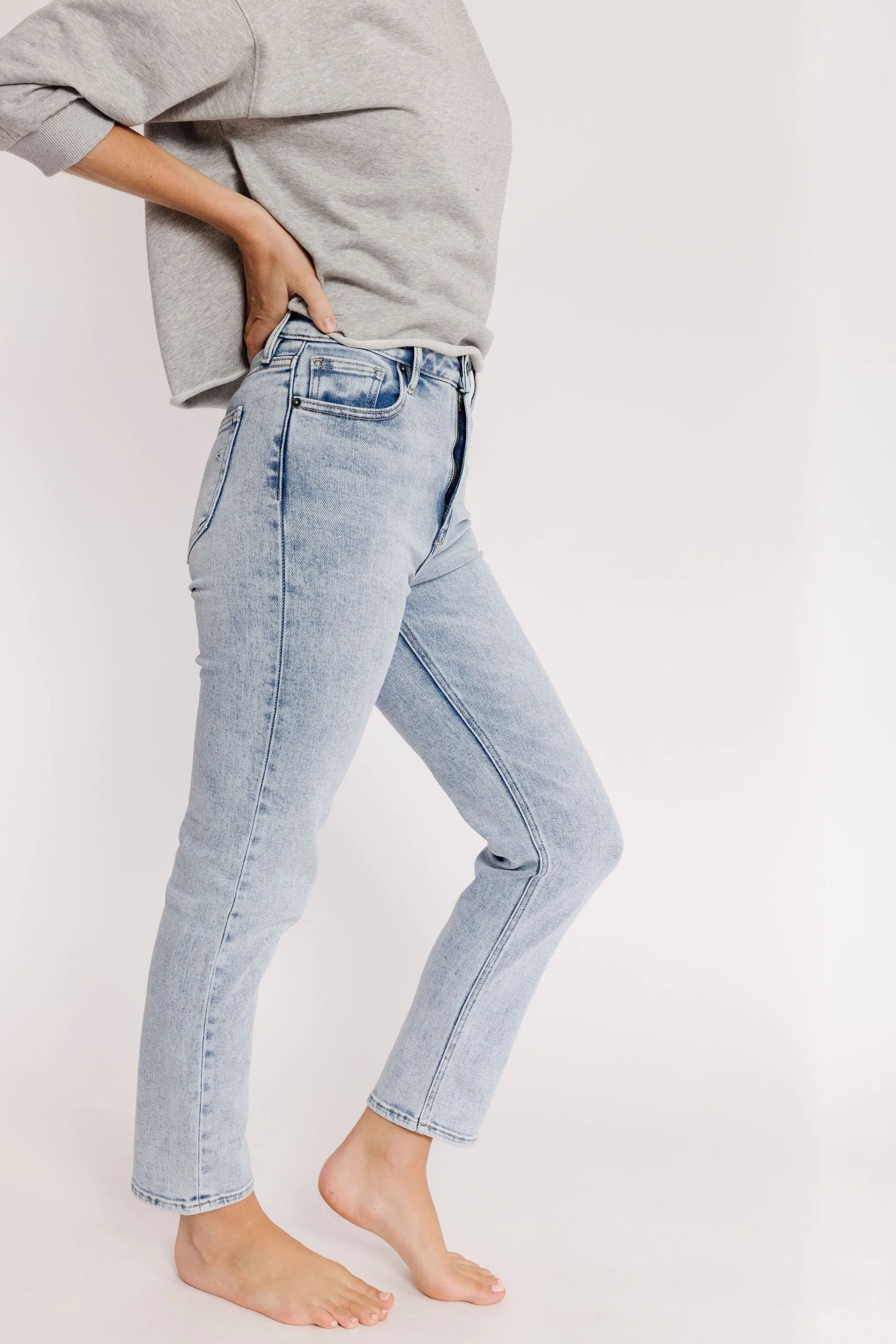 Zoey Basic Mom Jeans in Lt. Blue